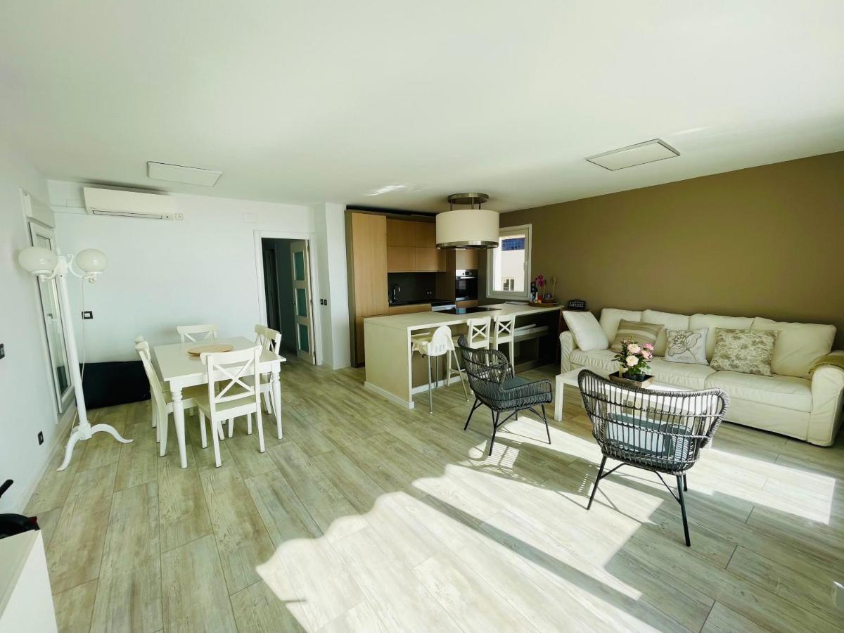 La Marina2 Seaview With Amazing Terrace Apartment ซีเจส ภายนอก รูปภาพ